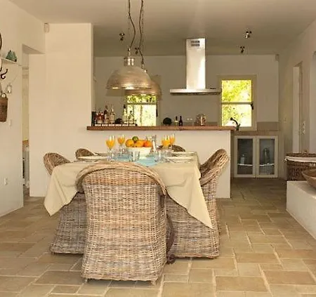 Villa Fornos Sleeps 8 *